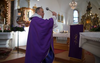 Adventkranz Segnung in Markthof